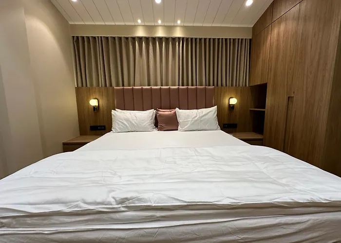 Rudraya Homes - Cozy Premium Serviced Apartments Khar - Next To Bandra