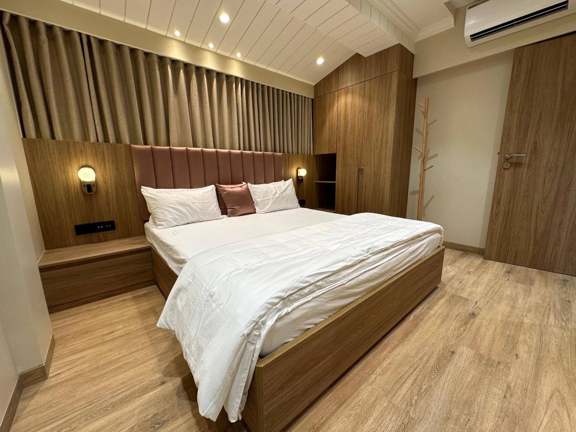 Apartment Rudraya Homes - Cozy Premium Serviced Khar - Next To Bandra