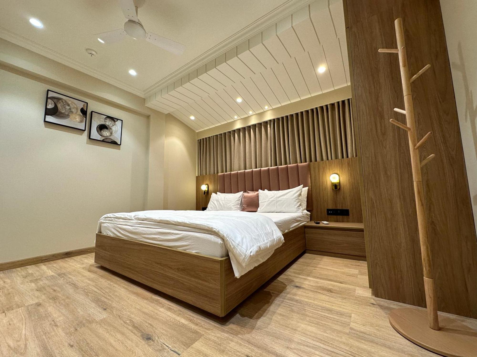 Apartment Rudraya Homes - Cozy Premium Serviced Khar - Next To Bandra Mumbai