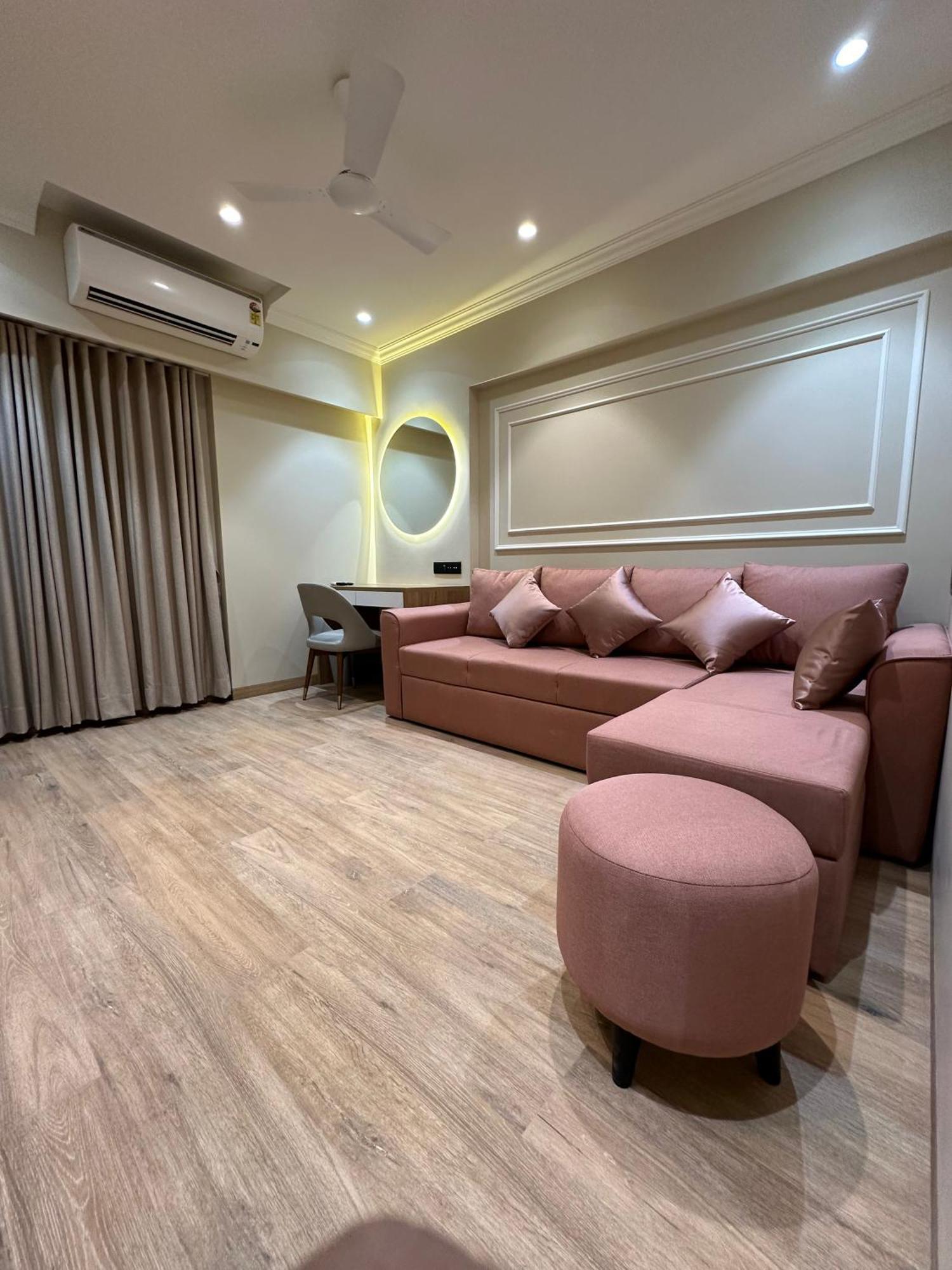 Apartment Rudraya Homes - Cozy Premium Serviced Khar - Next To Bandra Mumbai