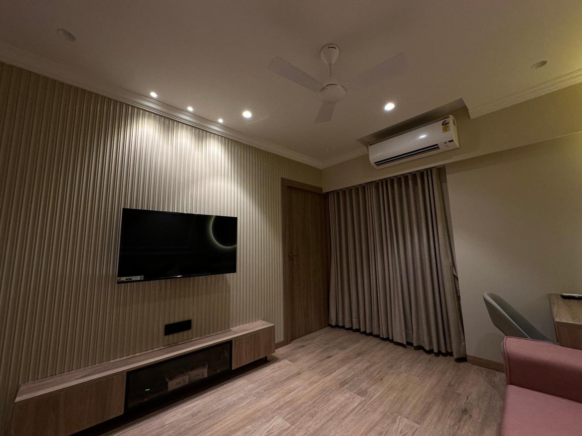 Rudraya Homes - Cozy Premium Serviced Khar - Next To Bandra * Mumbai