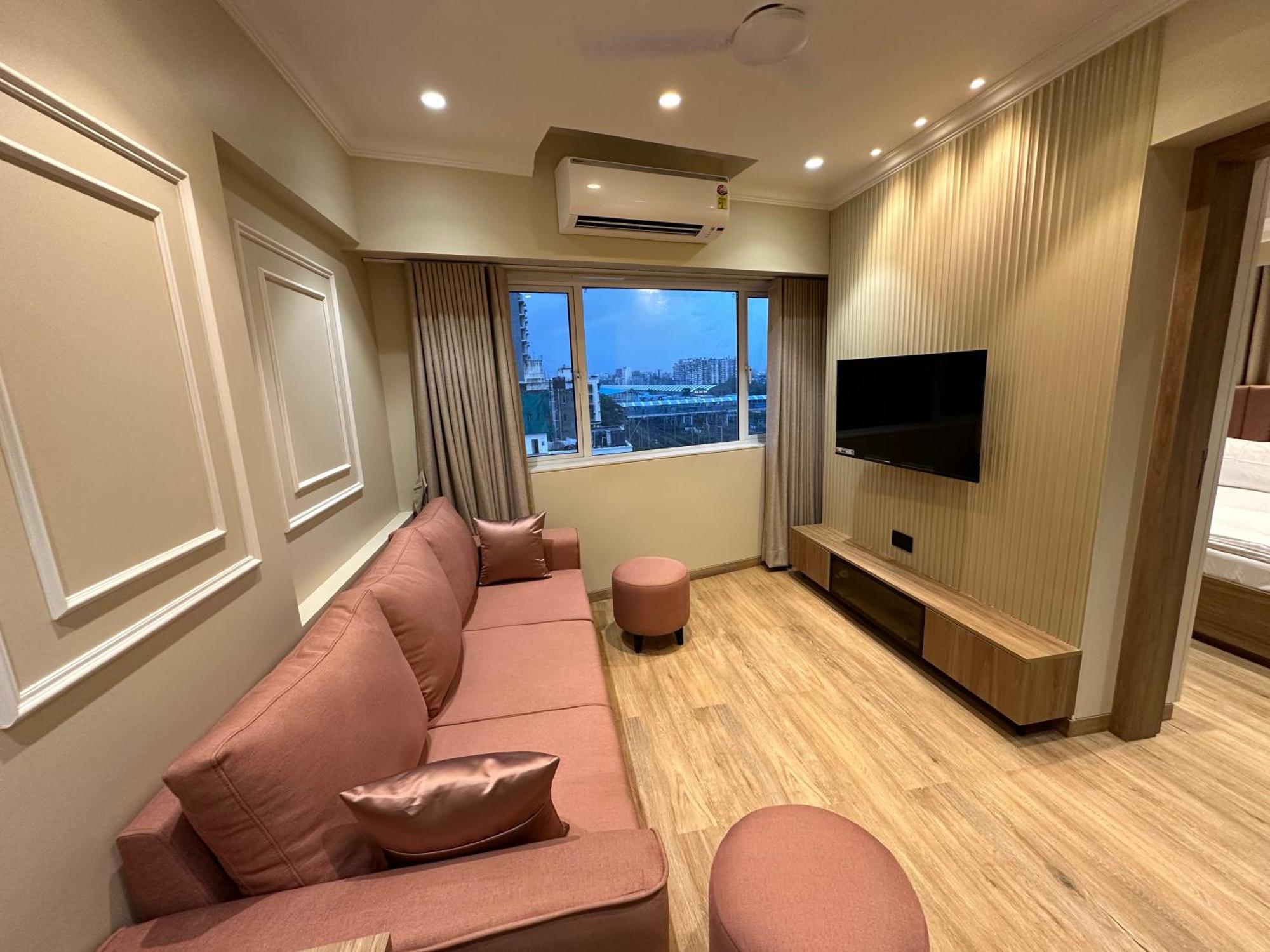 Rudraya Homes - Cozy Premium Serviced Khar - Next To Bandra