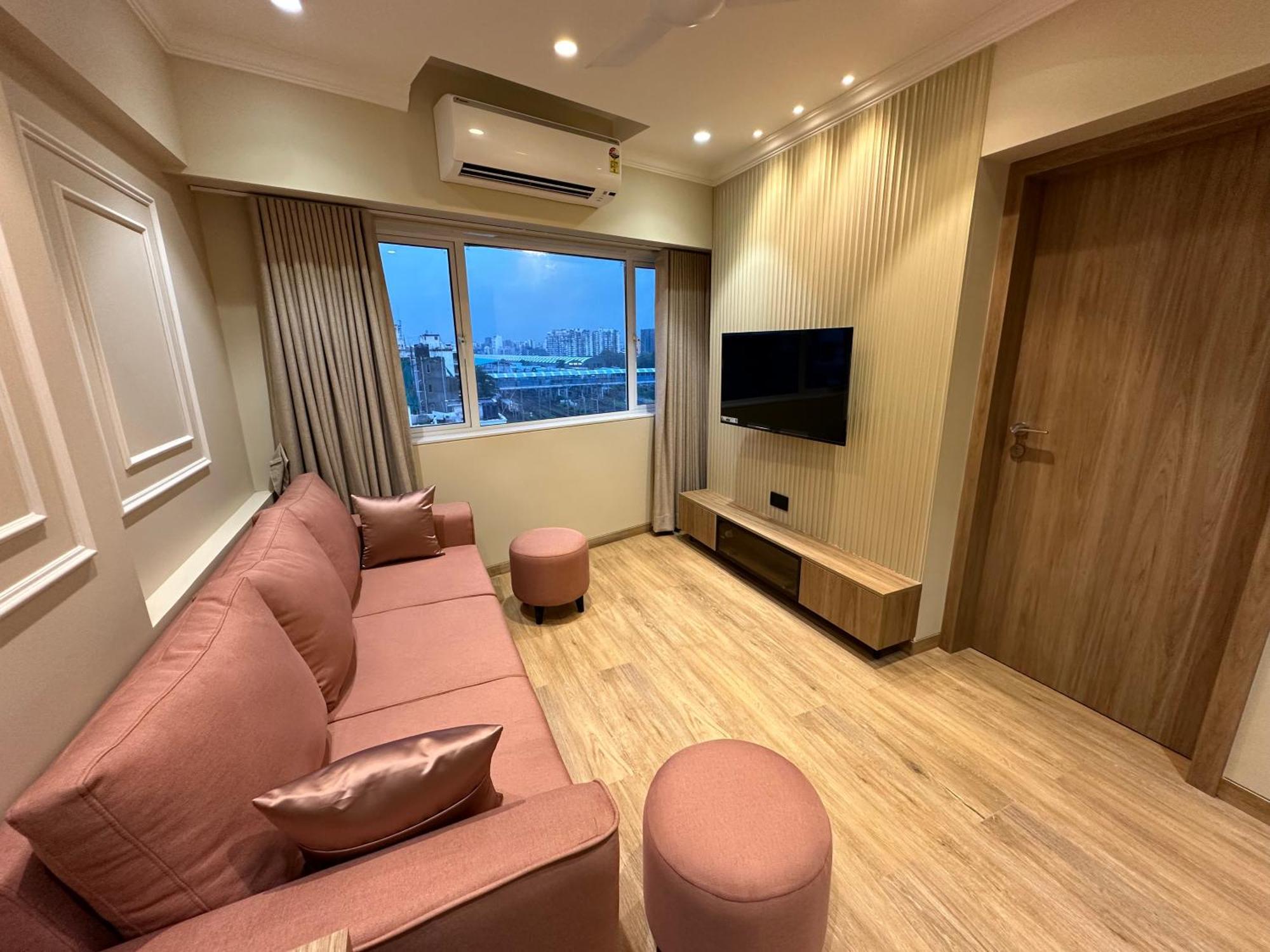 Rudraya Homes - Cozy Premium Serviced Khar - Next To Bandra