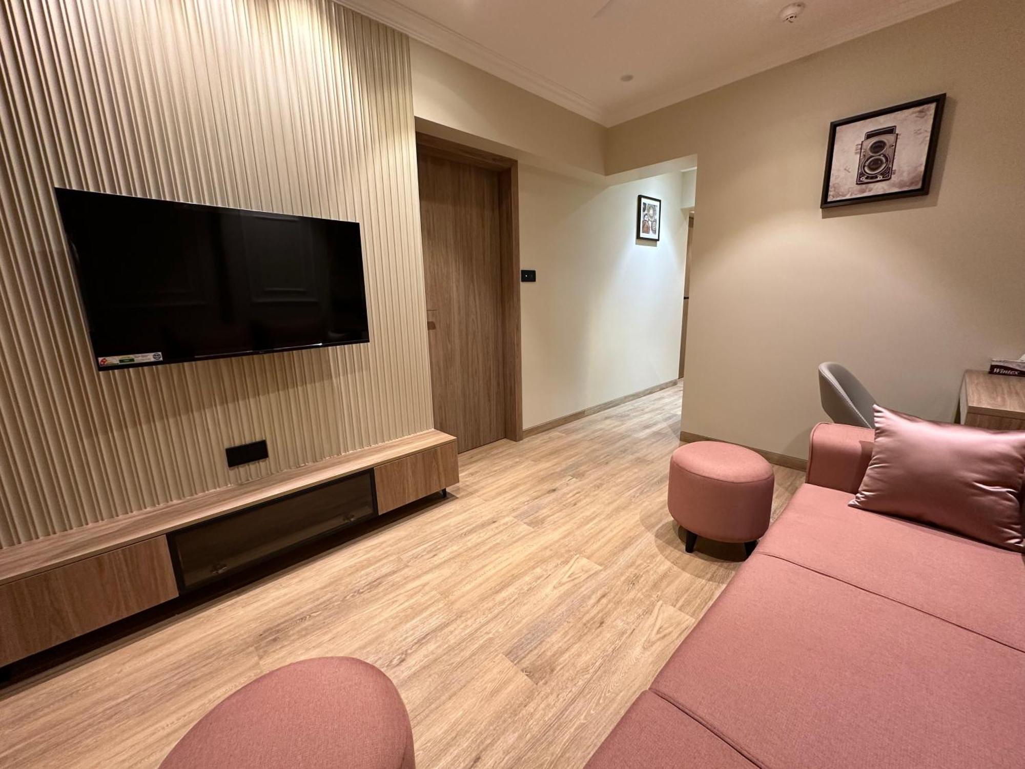 Apartment Rudraya Homes - Cozy Premium Serviced Khar - Next To Bandra Mumbai