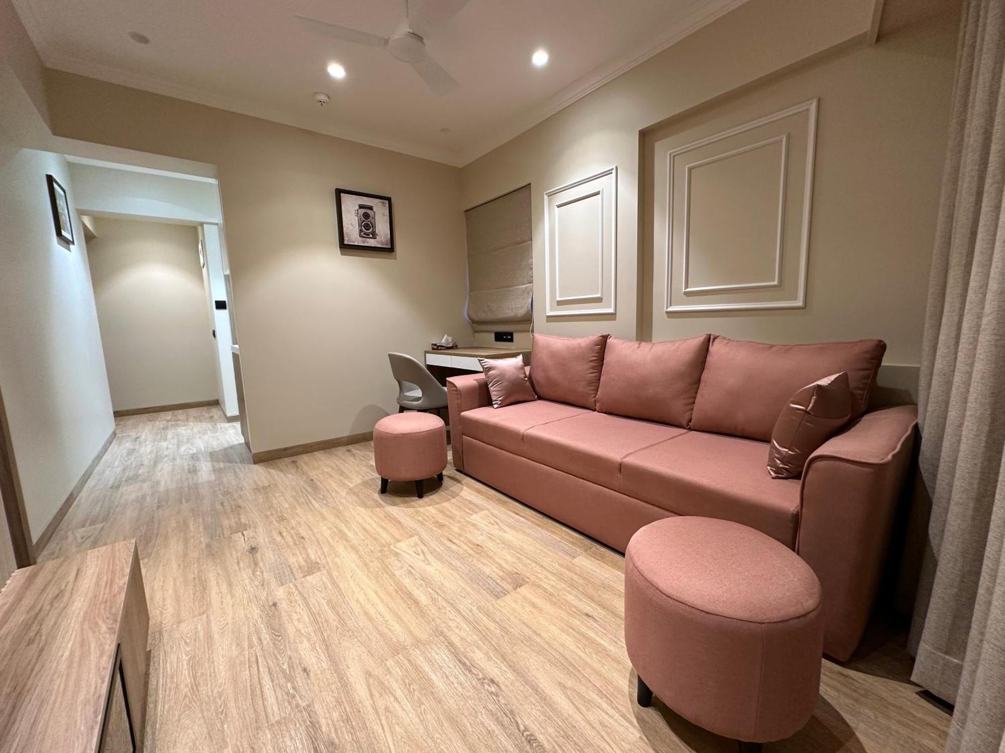 Apartment Rudraya Homes - Cozy Premium Serviced Khar - Next To Bandra Mumbai