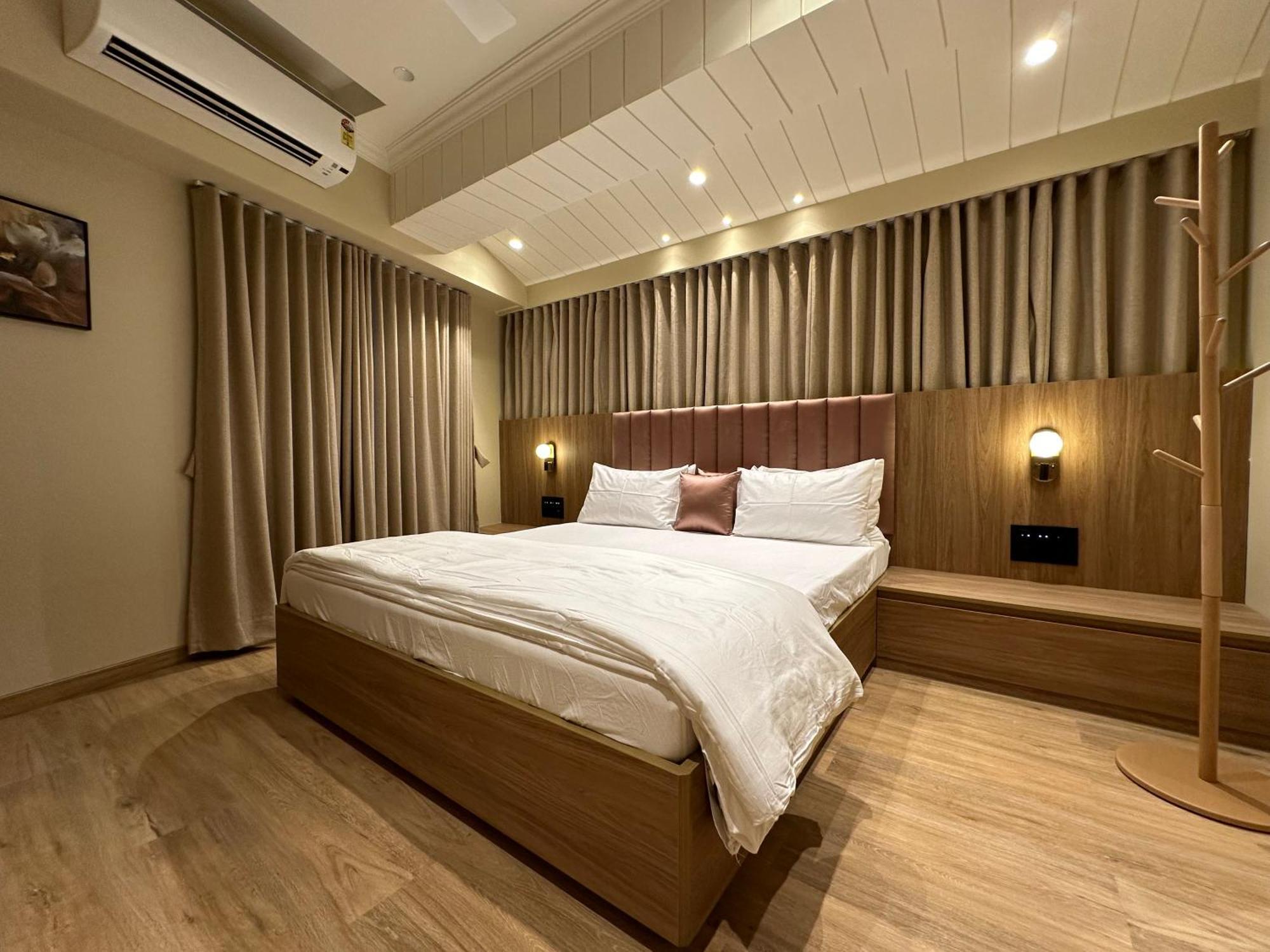 Rudraya Homes - Cozy Premium Serviced Khar - Next To Bandra * Mumbai