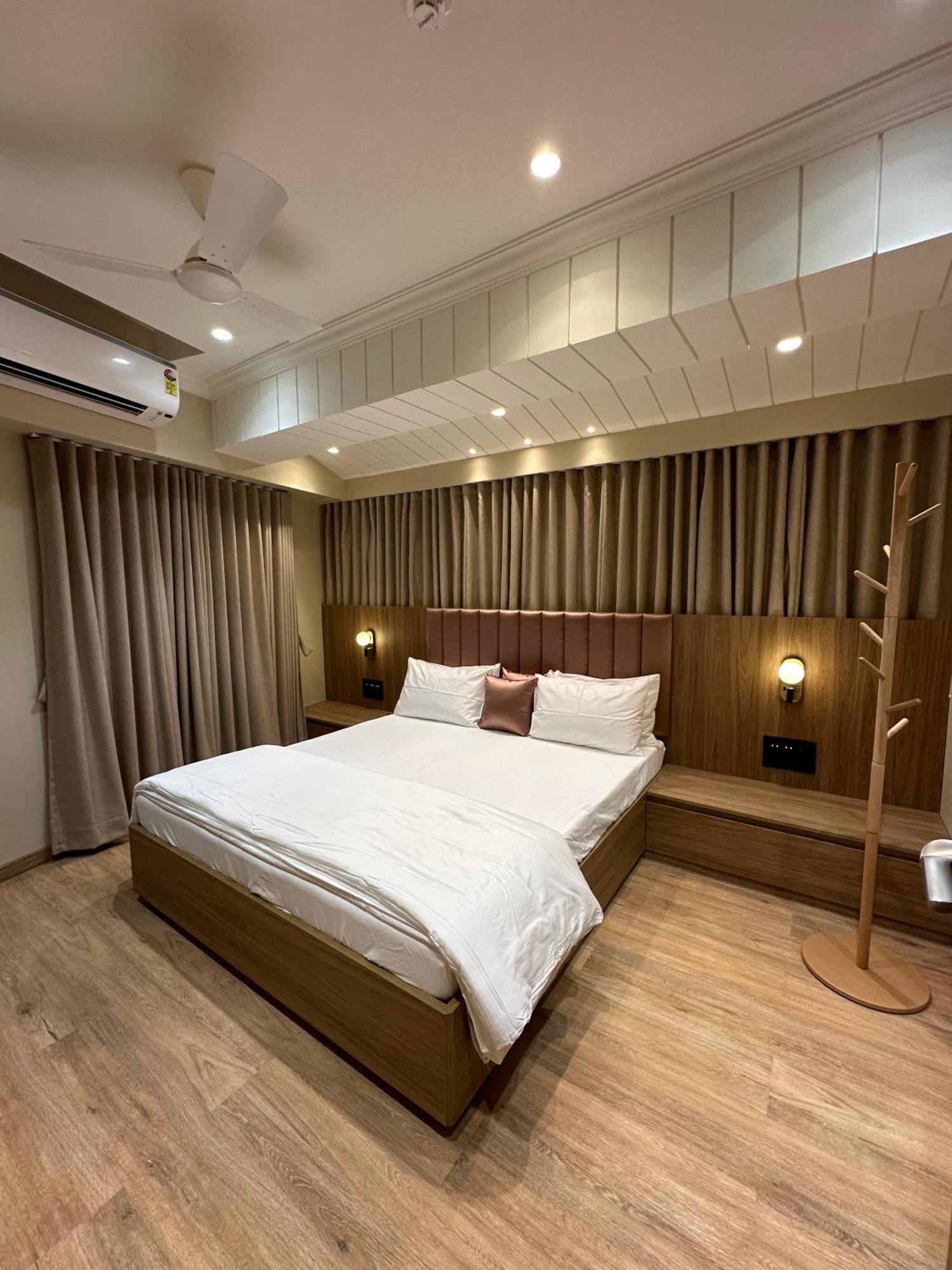 Rudraya Homes - Cozy Premium Serviced Khar - Next To Bandra Mumbai