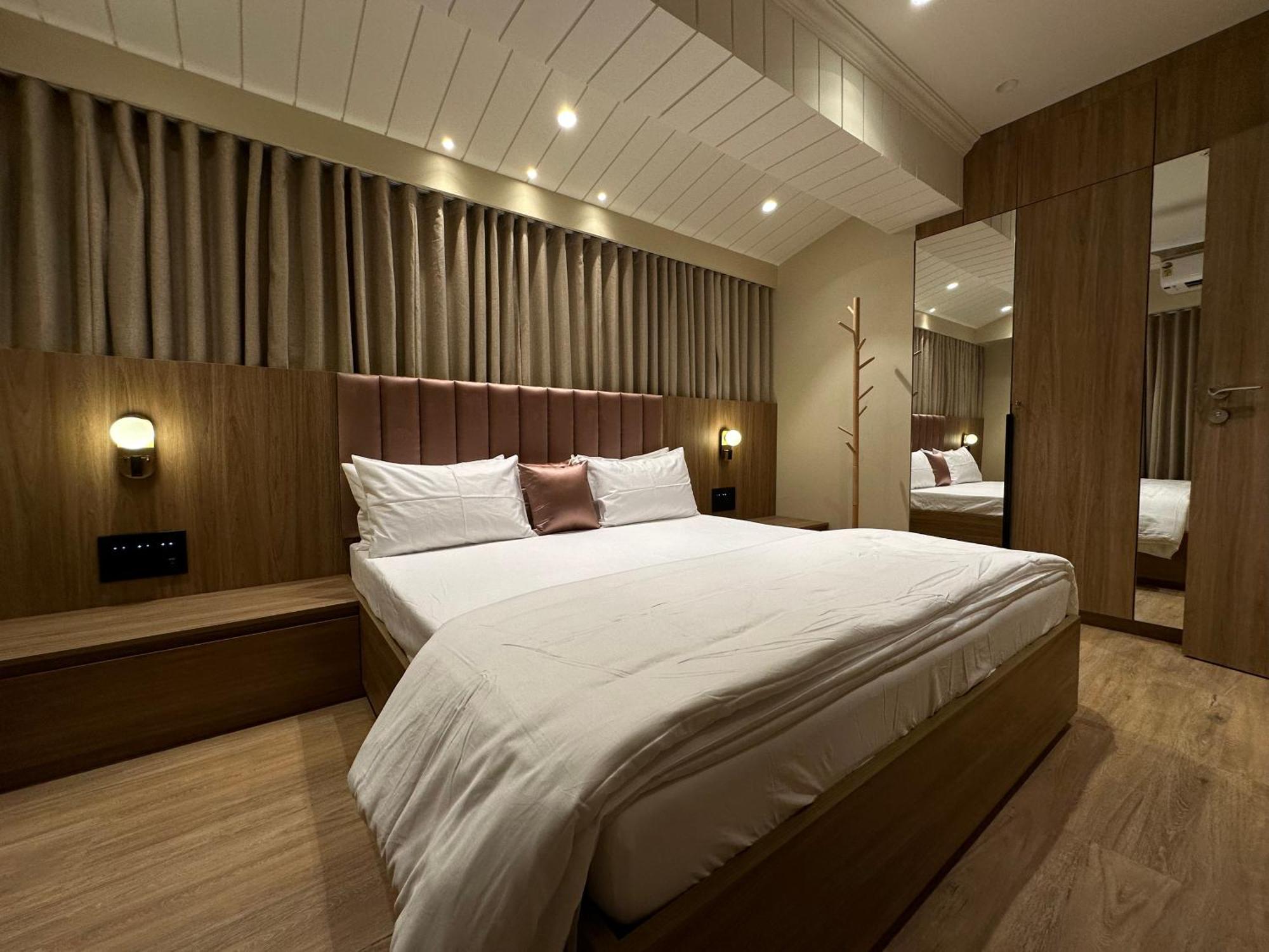 Apartment Rudraya Homes - Cozy Premium Serviced Khar - Next To Bandra Mumbai