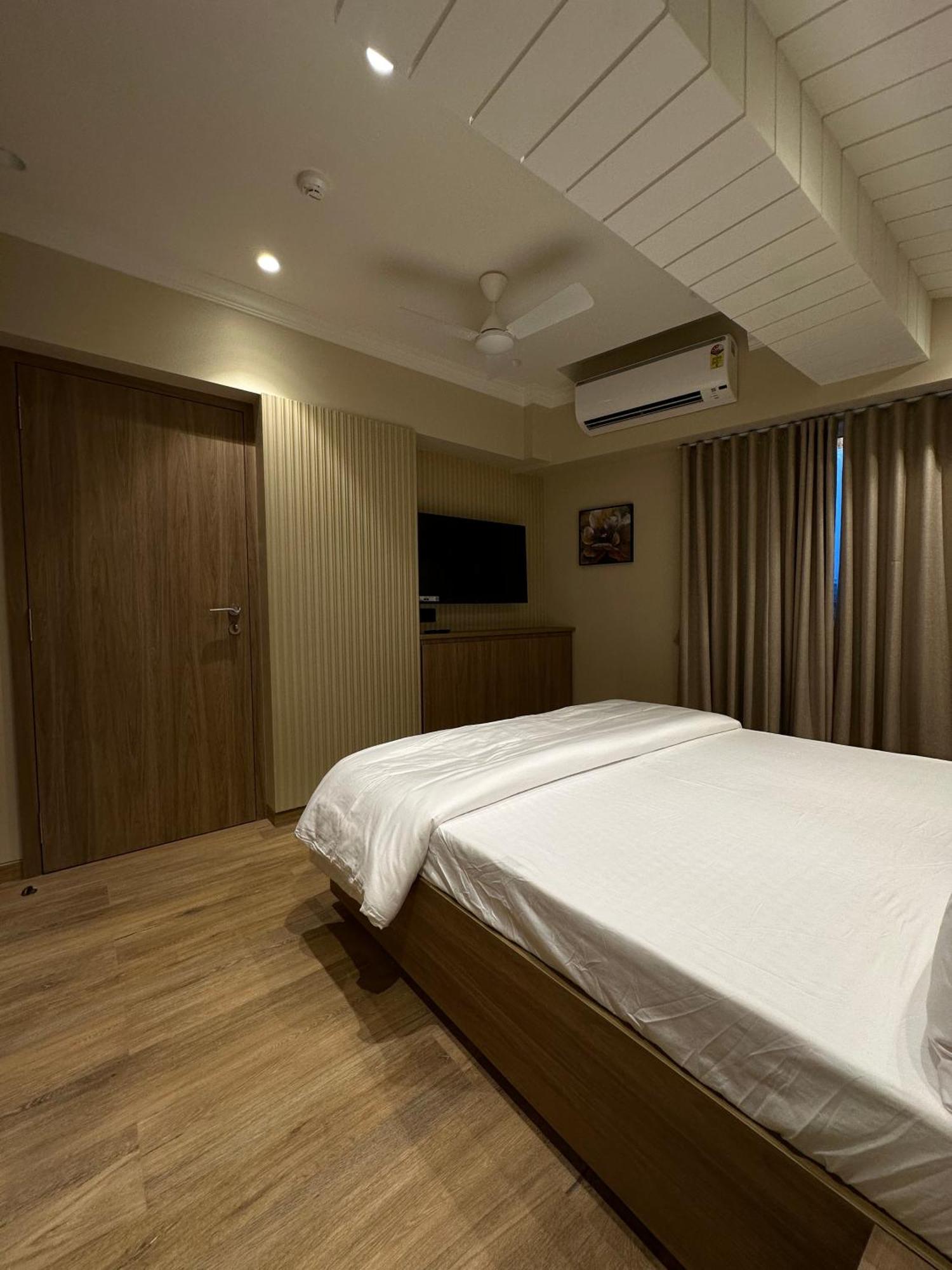 Apartment Rudraya Homes - Cozy Premium Serviced Khar - Next To Bandra