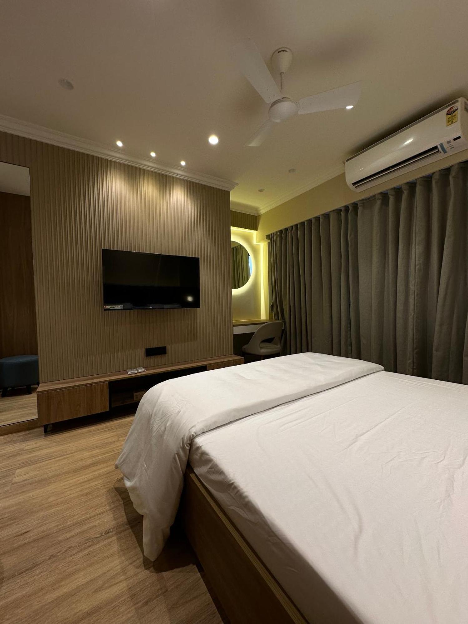 Rudraya Homes - Cozy Premium Serviced Khar - Next To Bandra Mumbai