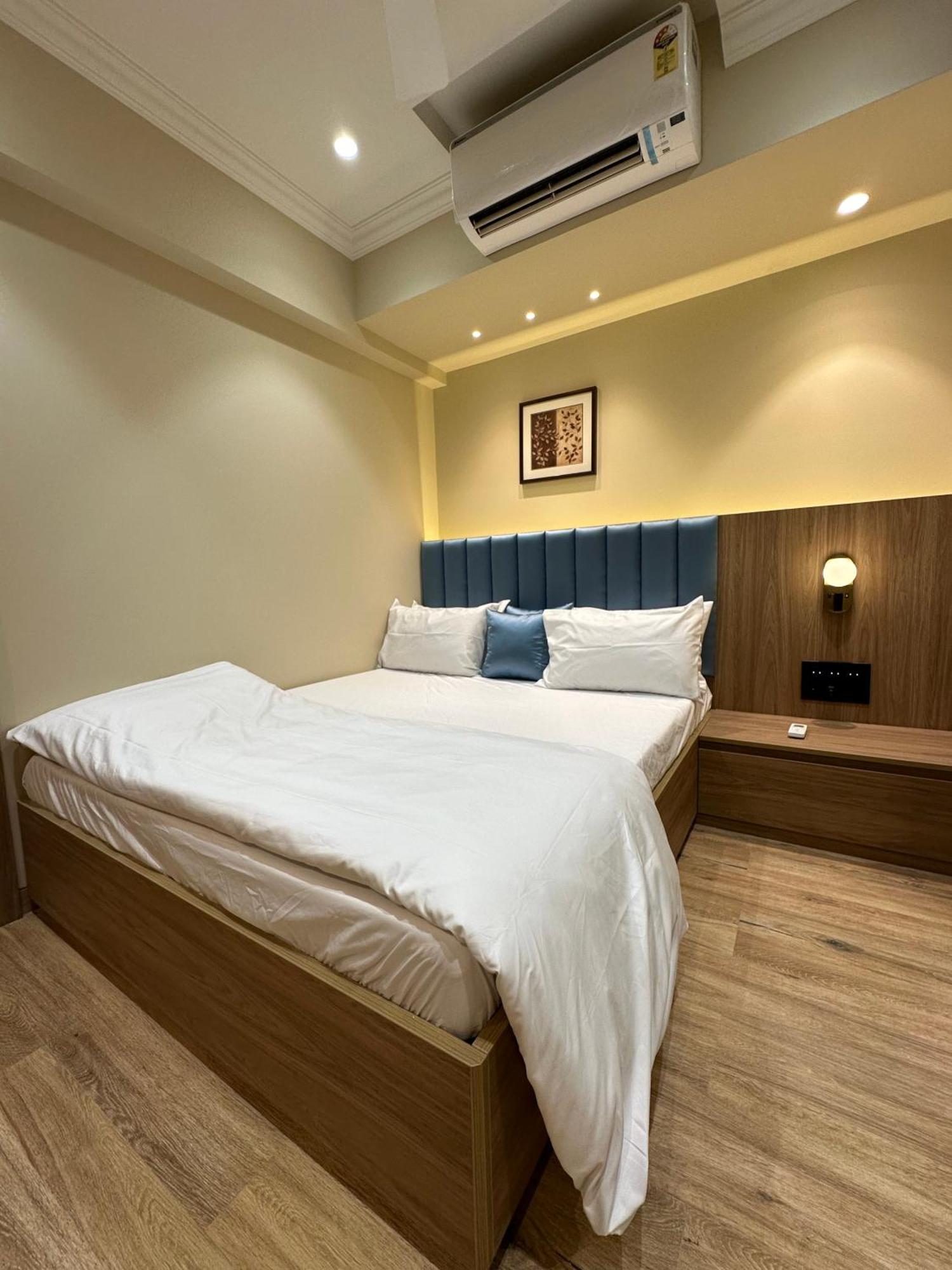 Apartment Rudraya Homes - Cozy Premium Serviced Khar - Next To Bandra Mumbai