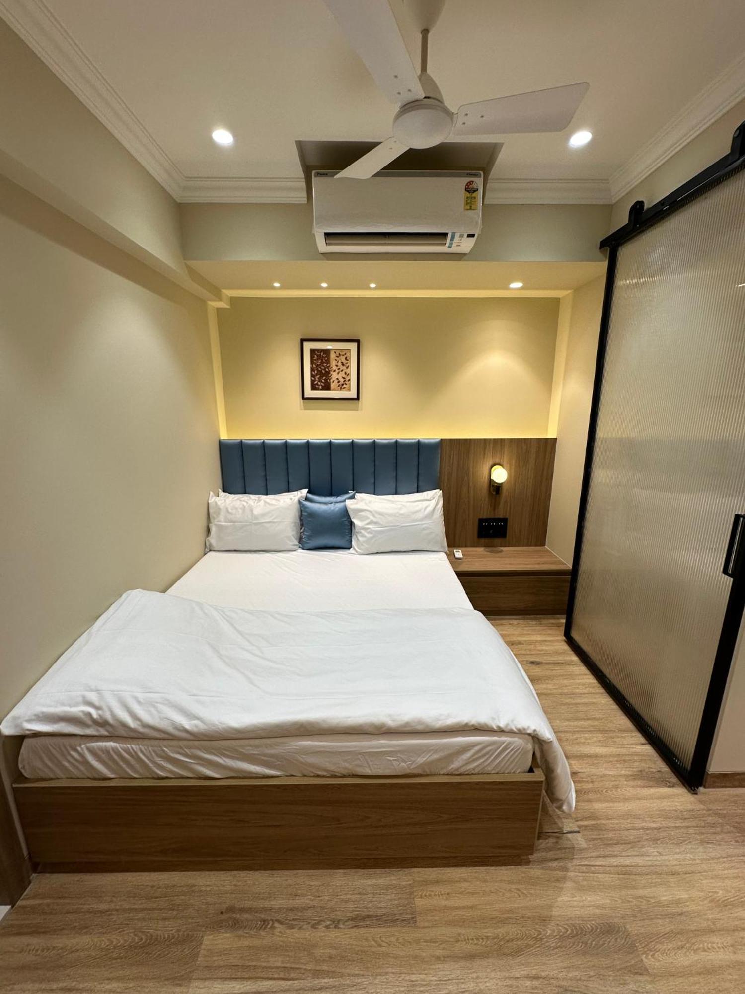 Rudraya Homes - Cozy Premium Serviced Khar - Next To Bandra *