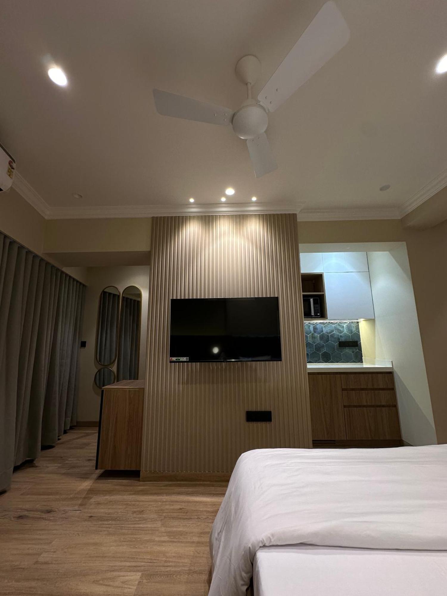 Apartment Rudraya Homes - Cozy Premium Serviced Khar - Next To Bandra Mumbai