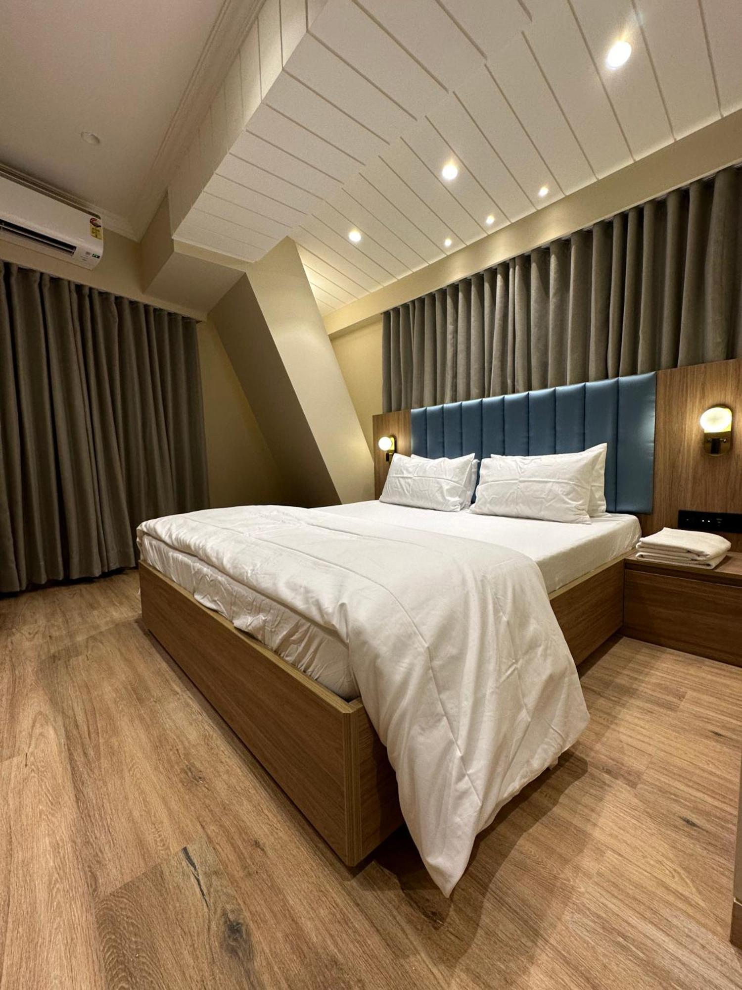 Apartment Rudraya Homes - Cozy Premium Serviced Khar - Next To Bandra