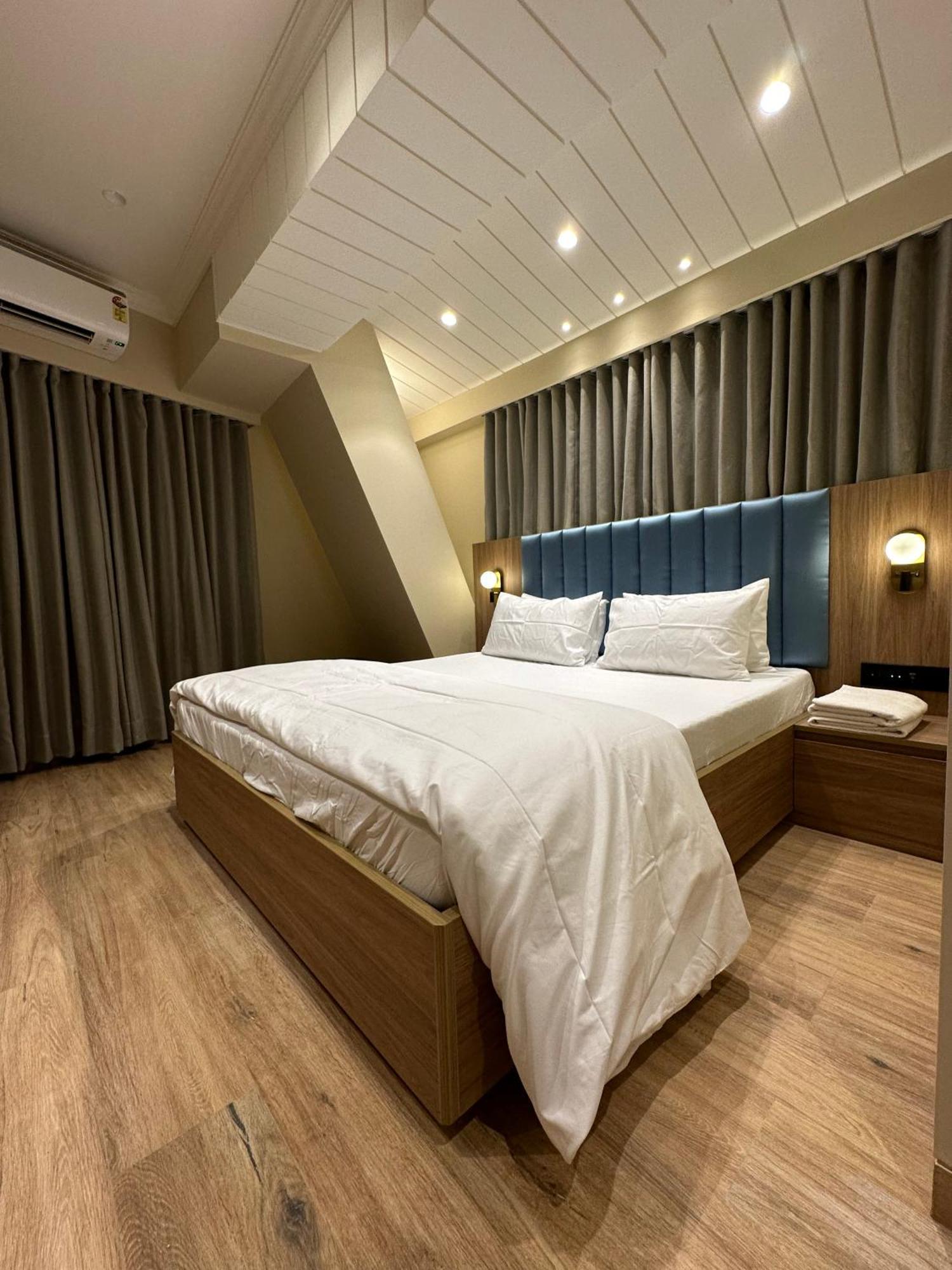 Apartment Rudraya Homes - Cozy Premium Serviced Khar - Next To Bandra