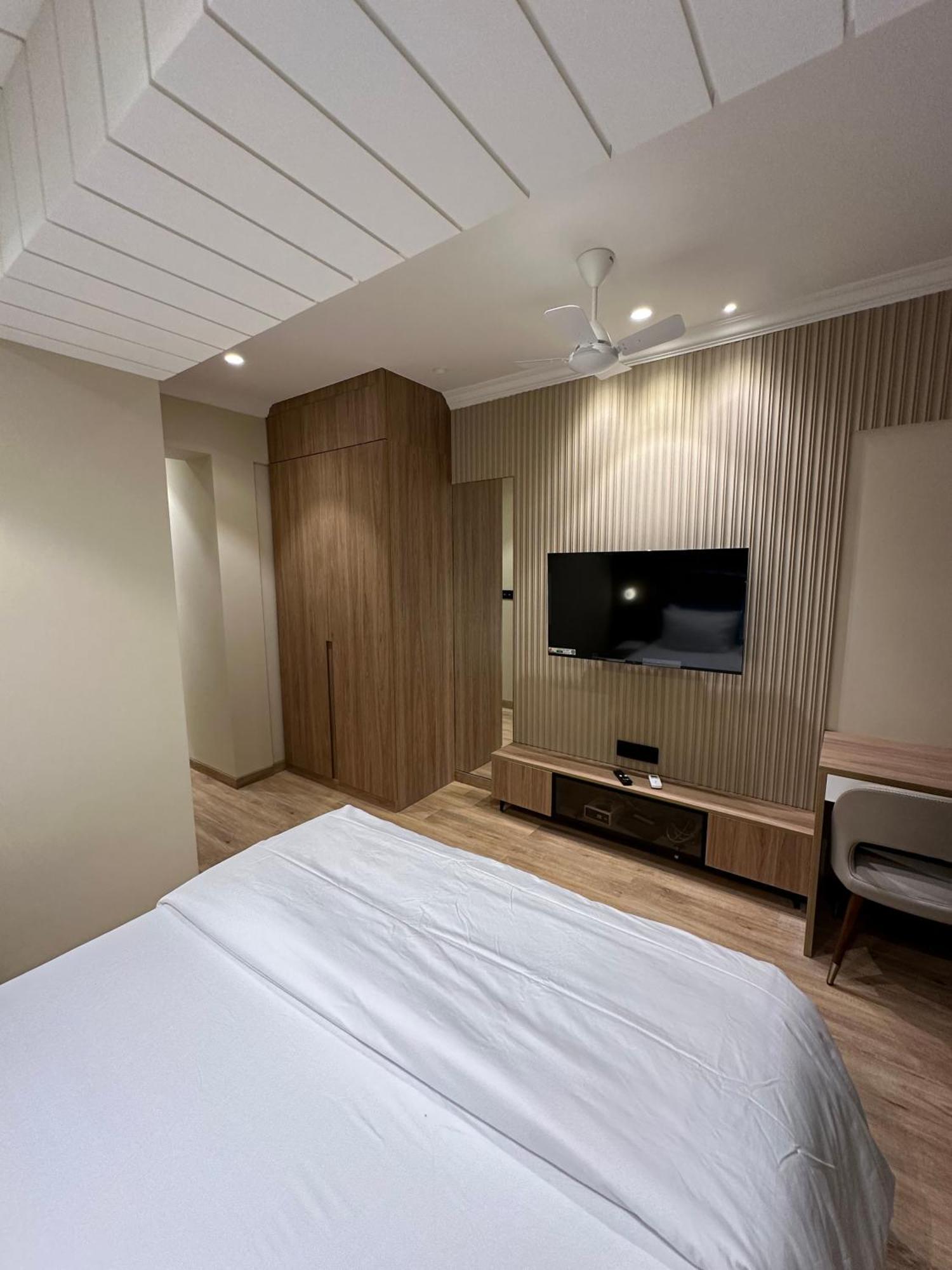 Apartment Rudraya Homes - Cozy Premium Serviced Khar - Next To Bandra *